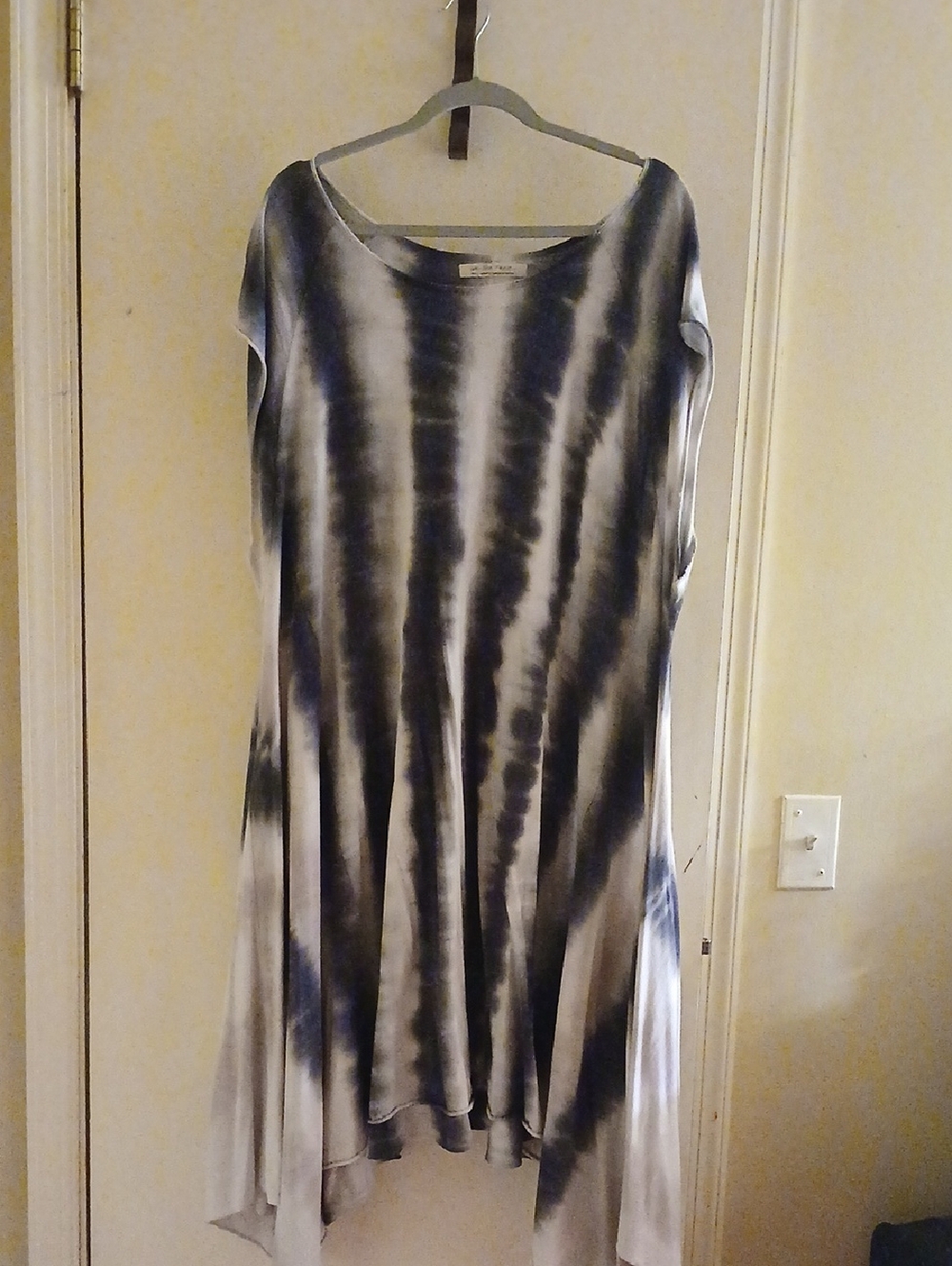 We The Free Gray and White Asymmetrical Tie-Dye Tunic Dress